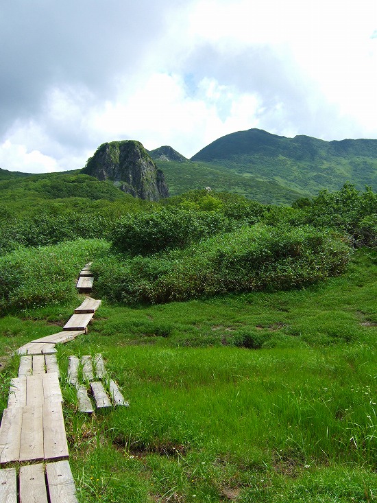 前岳湿原の木道.jpg