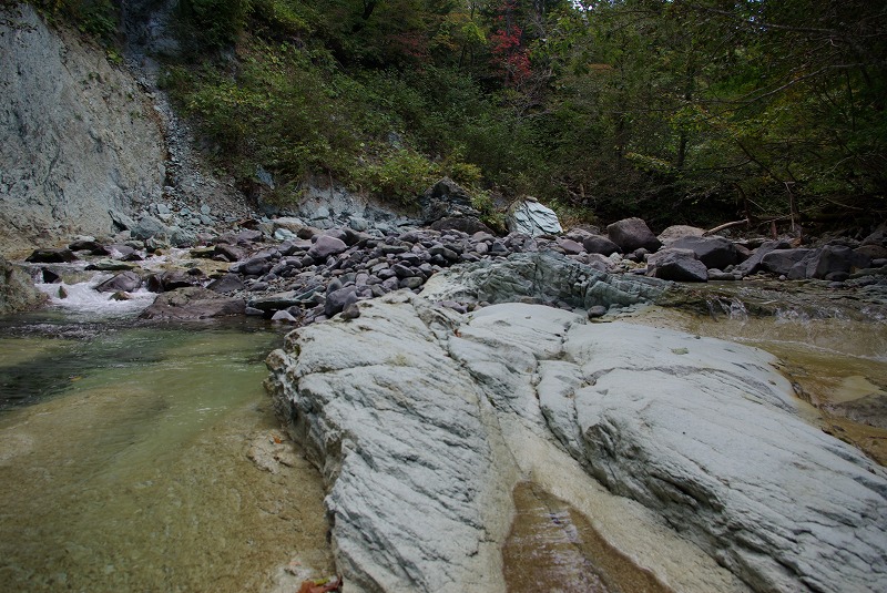 s-12青い岩.jpg